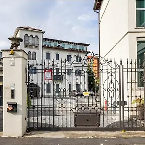  Appartement Lux 2 Metro M2 Italie